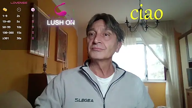 Snapshot of lattediyak chatting on 10/29/25, 01:02 lattediyak online show from 10/29/25, 01:02