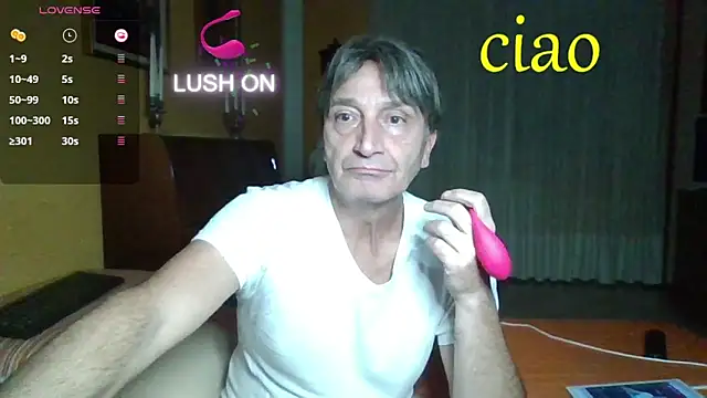 Snapshot of lattediyak chatting on 11/06/25, 12:22 lattediyak online show from 11/06/25, 12:22