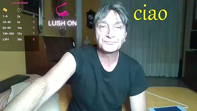 Snapshot of lattediyak chatting on 11/11/25, 01:38 lattediyak online show from 11/11/25, 01:38