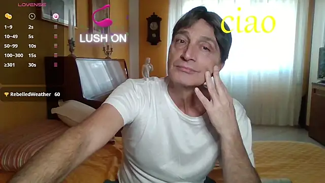 Snapshot of lattediyak chatting on 11/11/25, 01:44 lattediyak online show from 11/11/25, 01:44