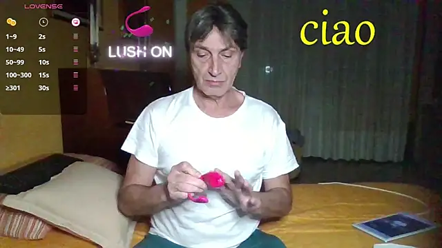 Snapshot of lattediyak chatting on 11/12/25, 02:23 lattediyak online show from 11/12/25, 02:23