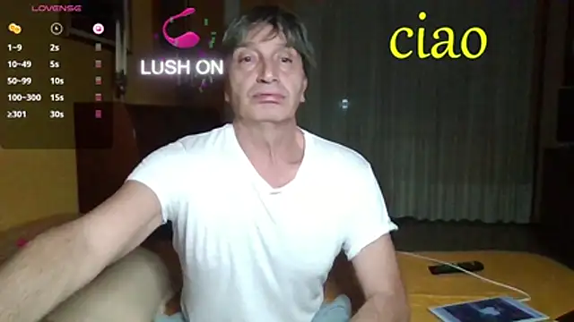 Snapshot of lattediyak chatting on 11/15/25, 11:21 lattediyak online show from 11/15/25, 11:21