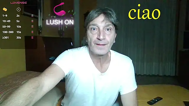 Snapshot of lattediyak chatting on 11/19/25, 12:43 lattediyak online show from 11/19/25, 12:43