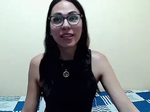 Snapshot of missblu chatting on 12/01/25, 02:44 missblu online show from 12/01/25, 02:44