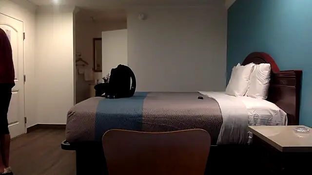 Snapshot of DrewTheTOP chatting on 09/21/25, 08:27 DrewTheTOP online show from 09/21/25, 08:27