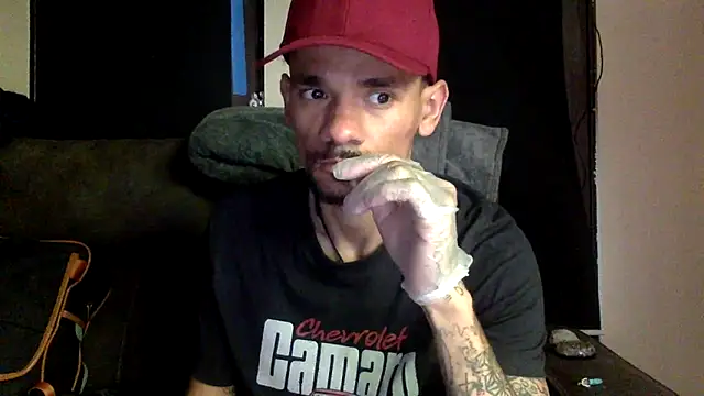 Snapshot of DrewTheTOP chatting on 12/15/25, 06:01 DrewTheTOP online show from 12/15/25, 06:01