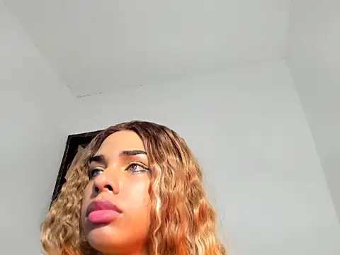 Snapshot of calliedemon_ chatting on 03/07/26, 04:20 calliedemon online show from 03/07/26, 04:20