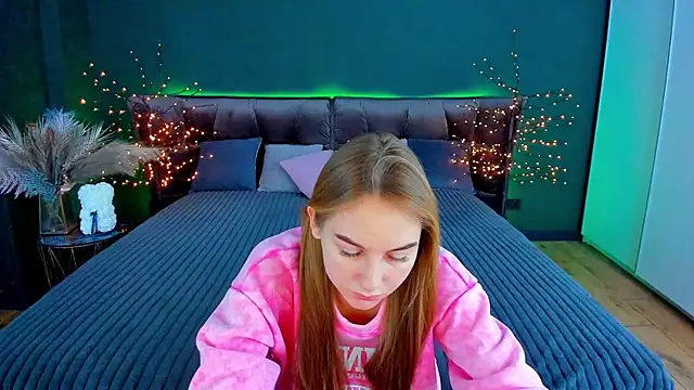 MilaAddams online show from 11/30/25, 06:50