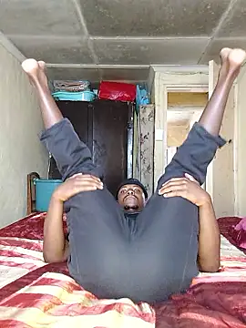 Snapshot of Hluga_25 chatting on 01/14/26, 04:51 Hluga 25 online show from 01/14/26, 04:51