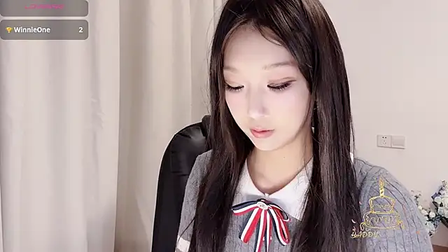 Snapshot of Winnie666- chatting on 10/13/25, 03:12 Winnie666- online show from 10/13/25, 03:12