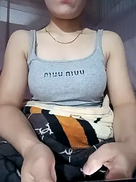 LucyyLy online show from 12/19/25, 11:56