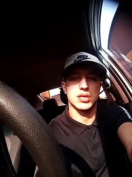 Snapshot of DebutingPathway chatting on 09/14/25, 12:48 DebutingPathway online show from 09/14/25, 12:48