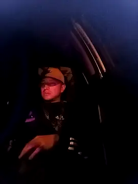 Snapshot of DebutingPathway chatting on 10/17/25, 07:22 DebutingPathway online show from 10/17/25, 07:22