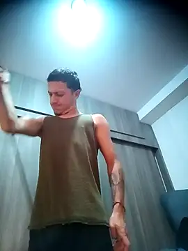 Snapshot of DebutingPathway chatting on 10/18/25, 04:41 DebutingPathway online show from 10/18/25, 04:41