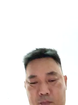 Snapshot of NguyenTrungHieu81 chatting on 05/17/26, 06:55 NguyenTrungHieu81 online show from 05/17/26, 06:55