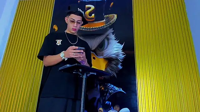 Dante Brown1  online show from 11/13/25, 09:03