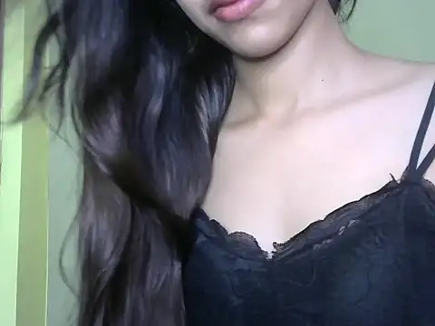 Snapshot of Ritu9 chatting on 09/24/25, 03:32 Ritu9 online show from 09/24/25, 03:32