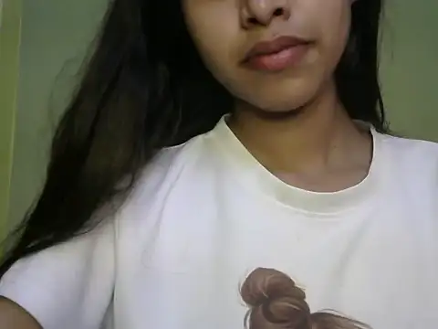 Snapshot of Ritu9 chatting on 10/14/25, 04:46 Ritu9 online show from 10/14/25, 04:46