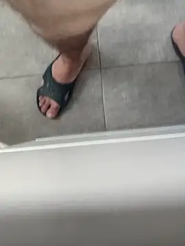 Snapshot of Yazaza1999 chatting on 10/12/25, 12:15 Yazaza1999 online show from 10/12/25, 12:15