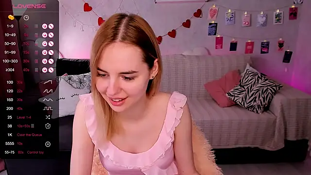 Snapshot of LillianShine chatting on 05/15/26, 08:54 LillianShine online show from 05/15/26, 08:54