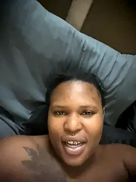 Snapshot of houseforsex chatting on 09/19/25, 05:46 houseforsex online show from 09/19/25, 05:46