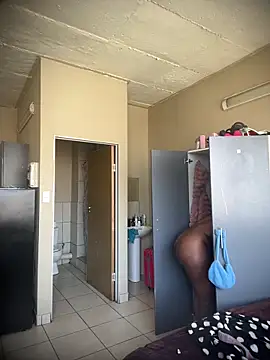 Snapshot of houseforsex chatting on 10/13/25, 10:59 houseforsex online show from 10/13/25, 10:59