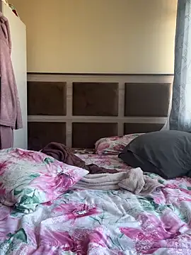 Snapshot of houseforsex chatting on 10/27/25, 07:45 houseforsex online show from 10/27/25, 07:45