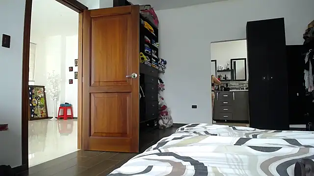 Manuela lara  online show from 02/20/26, 05:13