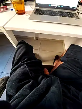 Snapshot of hpp66 chatting on 10/05/25, 06:56 hpp66 online show from 10/05/25, 06:56