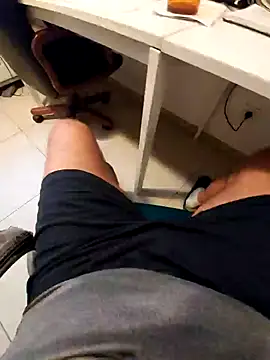 Snapshot of hpp66 chatting on 11/05/25, 06:57 hpp66 online show from 11/05/25, 06:57