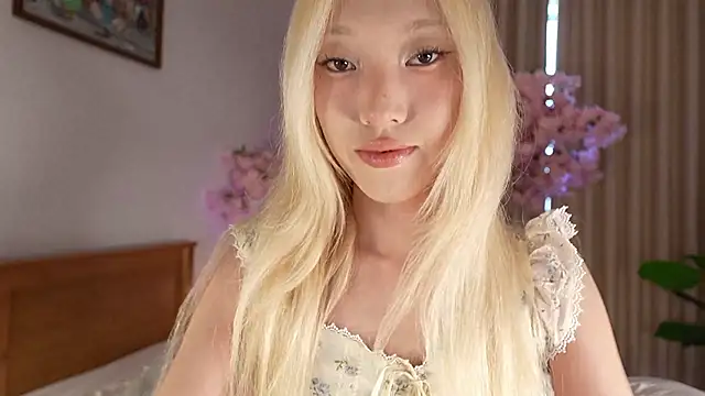 Snapshot of Bubblegumdream13 chatting on 07/17/26, 02:29 Bubblegumdream13 online show from 07/17/26, 02:29