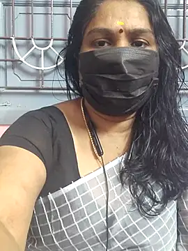 Snapshot of Tamil_Azhaghi25 chatting on 12/16/25, 05:40 Tamil Azhaghi25 online show from 12/16/25, 05:40