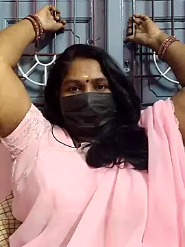 Snapshot of Tamil_Azhaghi25 chatting on 12/17/25, 06:25 Tamil Azhaghi25 online show from 12/17/25, 06:25