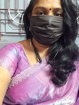 Snapshot of Tamil_Azhaghi25 chatting on 12/18/25, 06:58 Tamil Azhaghi25 online show from 12/18/25, 06:58