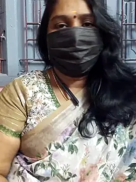 Snapshot of Tamil_Azhaghi25 chatting on 12/19/25, 07:21 Tamil Azhaghi25 online show from 12/19/25, 07:21