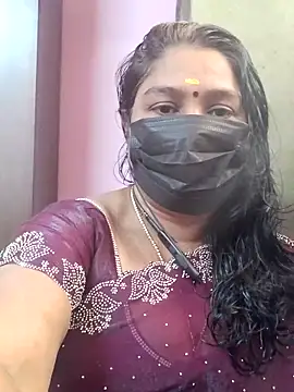 Snapshot of Tamil_Azhaghi25 chatting on 12/23/25, 05:49 Tamil Azhaghi25 online show from 12/23/25, 05:49
