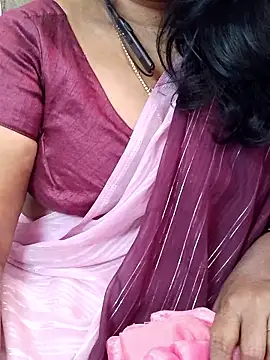 Snapshot of Tamil_Azhaghi25 chatting on 01/10/26, 06:37 Tamil Azhaghi25 online show from 01/10/26, 06:37