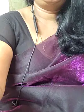 Snapshot of Tamil_Azhaghi25 chatting on 01/13/26, 05:46 Tamil Azhaghi25 online show from 01/13/26, 05:46