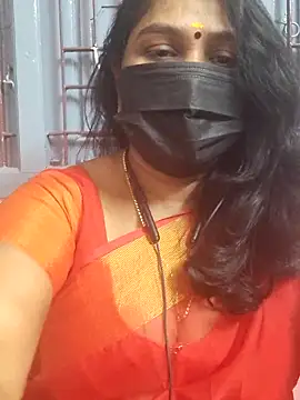 Snapshot of Tamil_Azhaghi25 chatting on 01/14/26, 06:13 Tamil Azhaghi25 online show from 01/14/26, 06:13