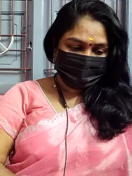 Snapshot of Tamil_Azhaghi25 chatting on 01/15/26, 04:11 Tamil Azhaghi25 online show from 01/15/26, 04:11