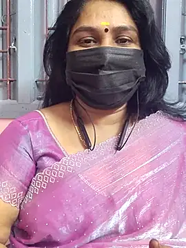Snapshot of Tamil_Azhaghi25 chatting on 01/18/26, 06:44 Tamil Azhaghi25 online show from 01/18/26, 06:44