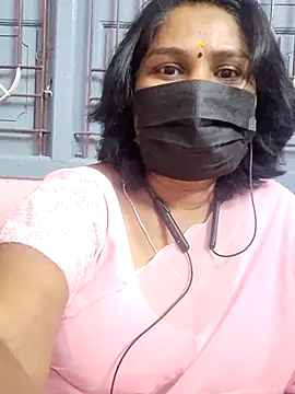 Snapshot of Tamil_Azhaghi25 chatting on 05/15/26, 05:20 Tamil Azhaghi25 online show from 05/15/26, 05:20
