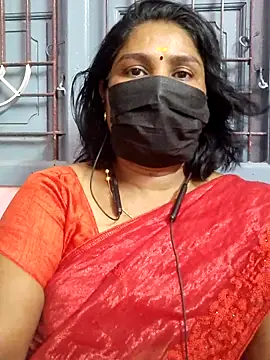 Snapshot of Tamil_Azhaghi25 chatting on 05/19/26, 06:03 Tamil Azhaghi25 online show from 05/19/26, 06:03