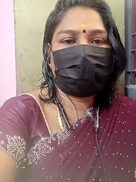 Snapshot of Tamil_Azhaghi25 chatting on 07/05/26, 04:52 Tamil Azhaghi25 online show from 07/05/26, 04:52