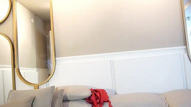 Tayler Kim online show from 10/07/25, 06:38