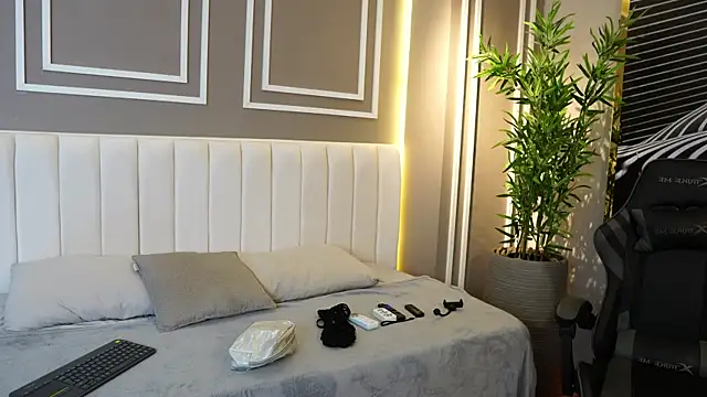 Tayler Kim online show from 11/11/25, 06:30