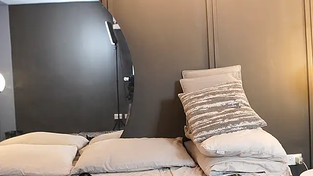 Tayler Kim online show from 01/17/26, 06:44