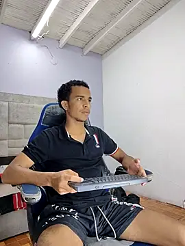 aston xvera online show from 09/09/25, 02:55