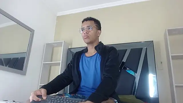 aston xvera online show from 11/11/25, 01:00