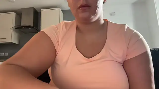 Snapshot of Lulumayxx chatting on 05/14/26, 12:12 Lulumayxx online show from 05/14/26, 12:12